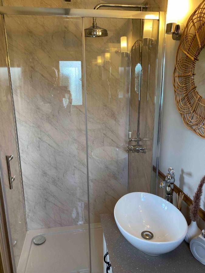 فيلا Boyce Fen Farm Retreat Glamping & Fishery ويزبيتش المظهر الخارجي الصورة